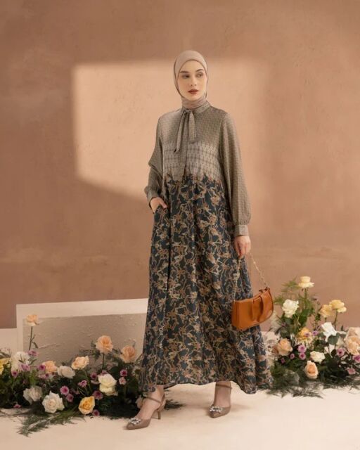 Busana gamis wanita